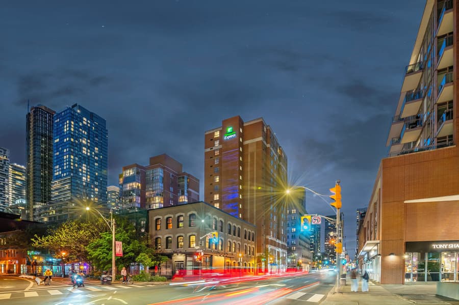 Holiday Inn Express Toronto - Downtown by IHG