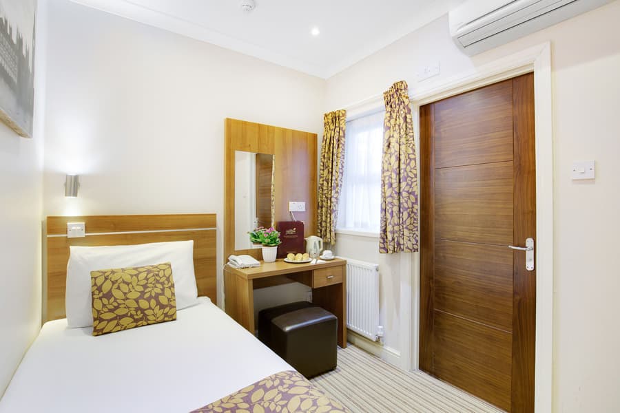 Queens Park Hotel