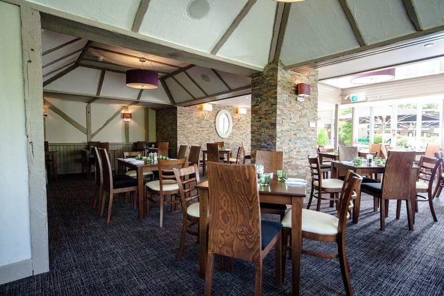 Legacy Rose and Crown Hotel