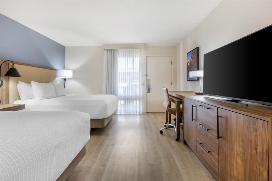 Best Western Plus A Wayfarer's Inn And Suites