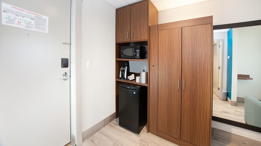 Holiday Inn Express & Suites Panama City Beach - Beachfront by IHG