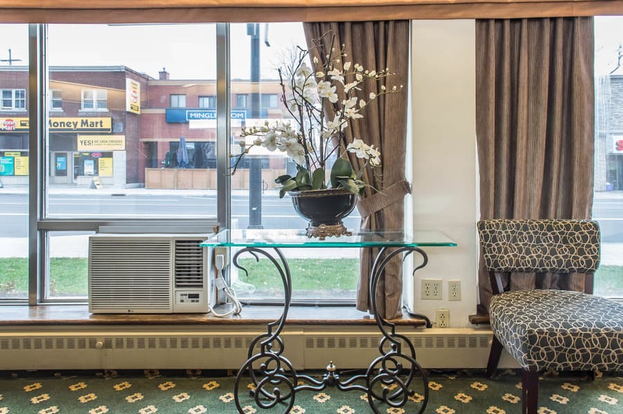 Econo Lodge Downtown Ottawa