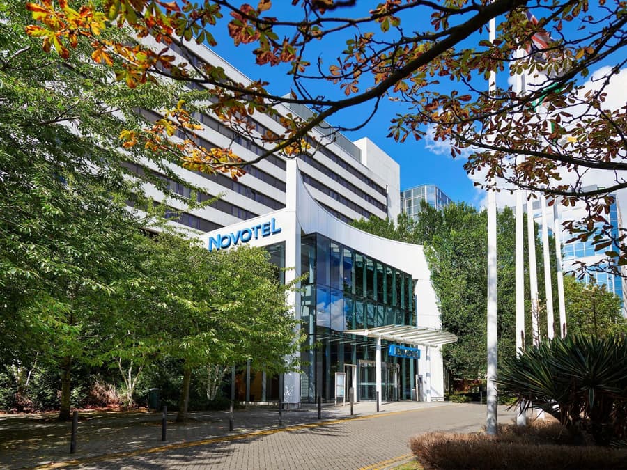 Novotel London West