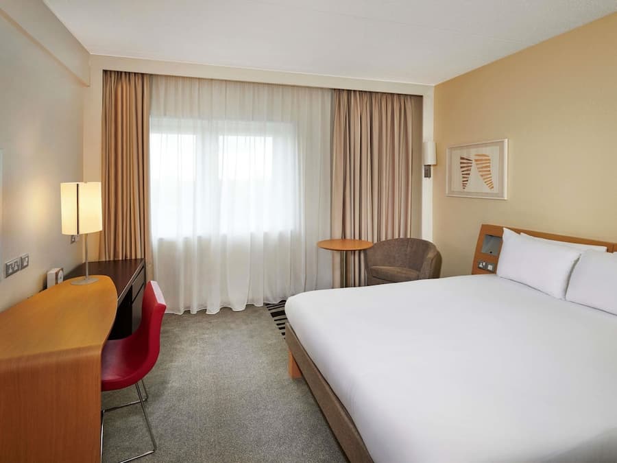 Novotel London West