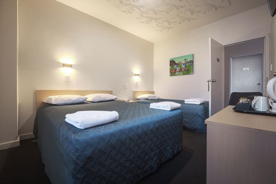 Kiwi International Hotel