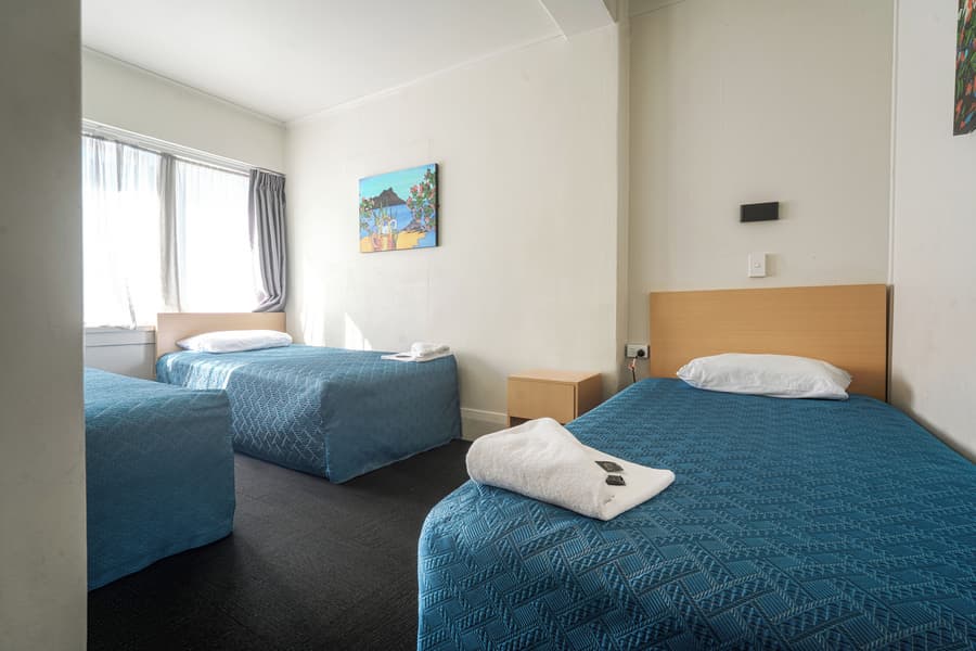 Kiwi International Hotel