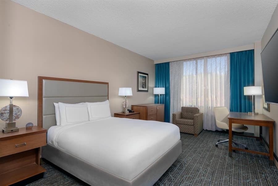 DoubleTree by Hilton Hotel West Palm Beach Airport