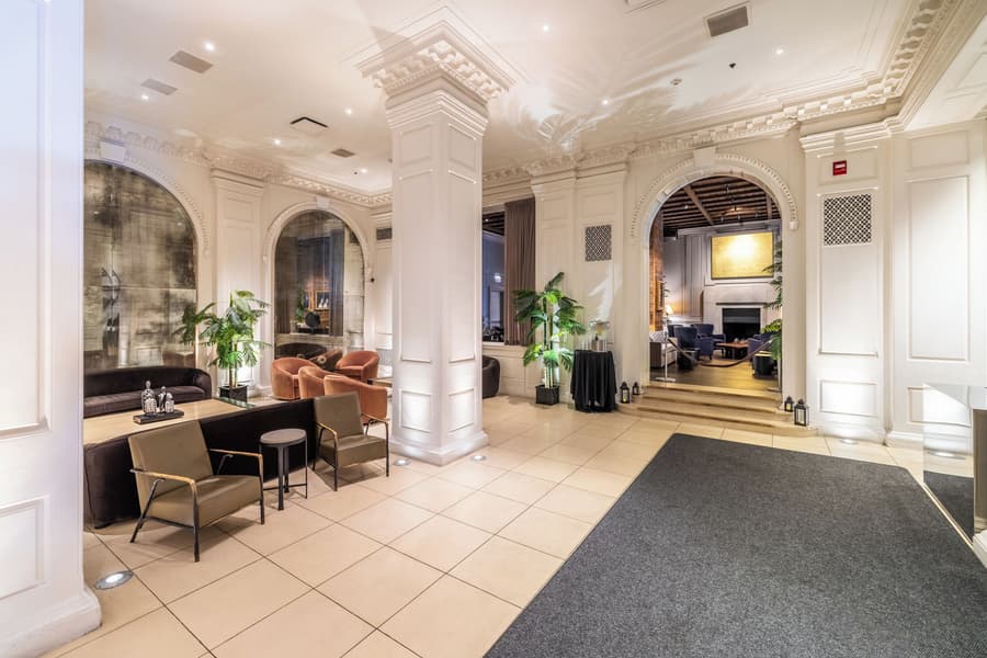 The Chicago Hotel Collection Ambassador Gold Coast