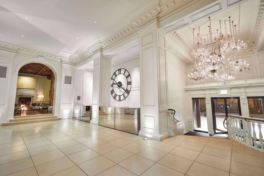 The Chicago Hotel Collection Ambassador Gold Coast