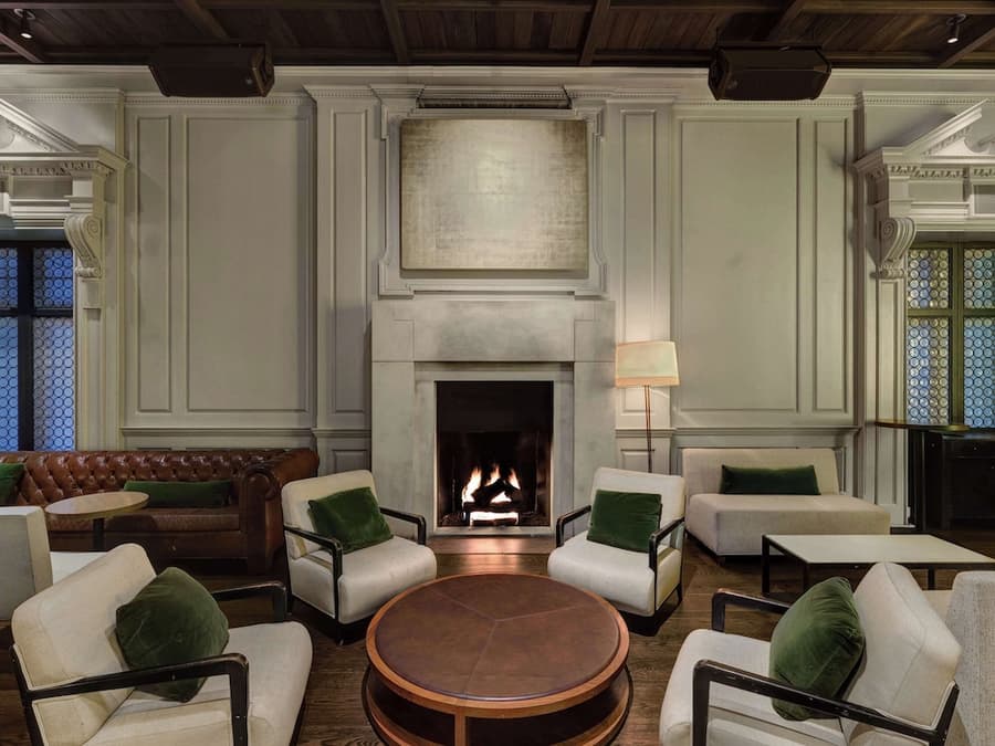 The Chicago Hotel Collection Ambassador Gold Coast