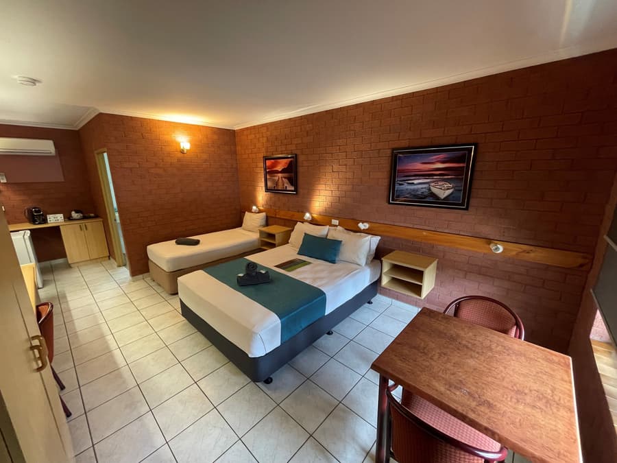 Pine Tree Motel