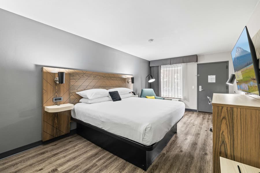 Red Lion Inn & Suites Deschutes River Bend