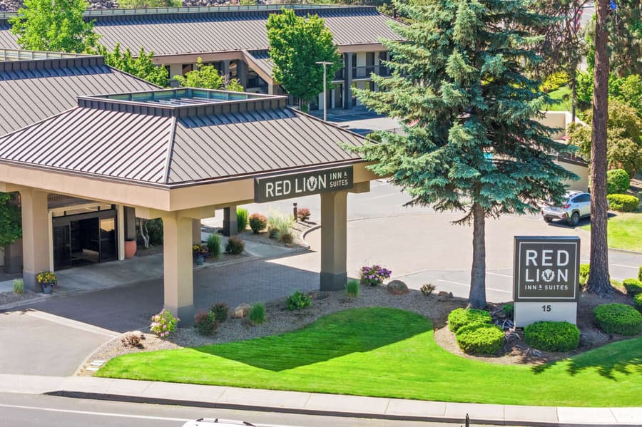 Red Lion Inn & Suites Deschutes River Bend