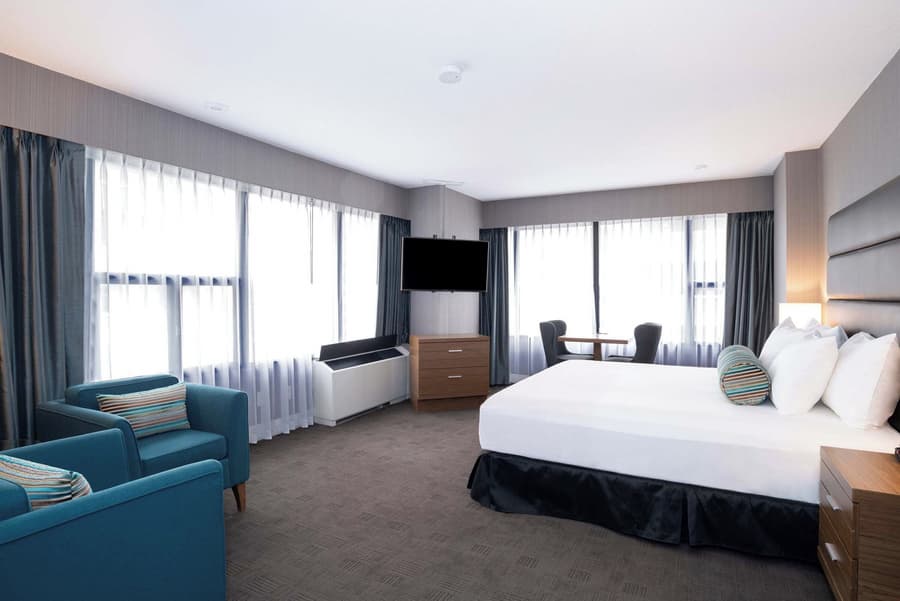Sandman Signature Calgary Downtown Hotel