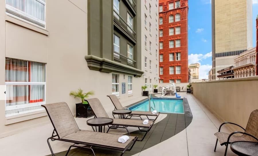 La Quinta Inn & Suites by Wyndham New Orleans Downtown