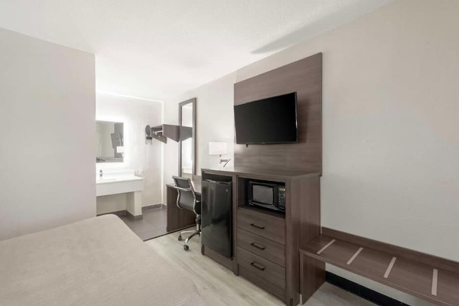 Downtown Inn & Studio Suites
