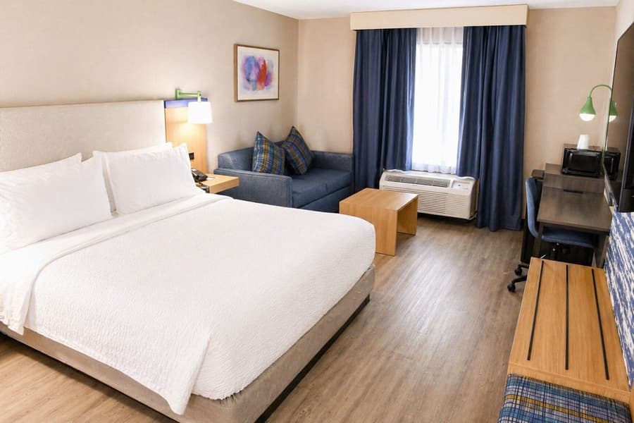 Garner Hotel Glen Burnie BWI Airport Area by IHG