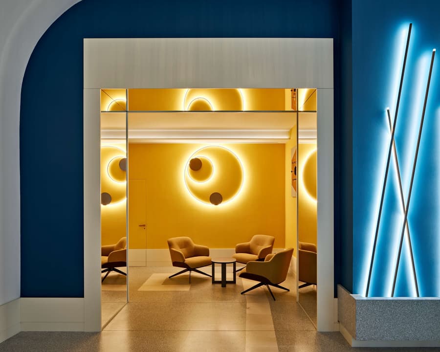 De Bonart Naples, Curio Collection by Hilton