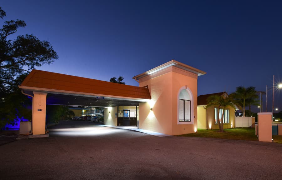Golden Host Resort - Sarasota