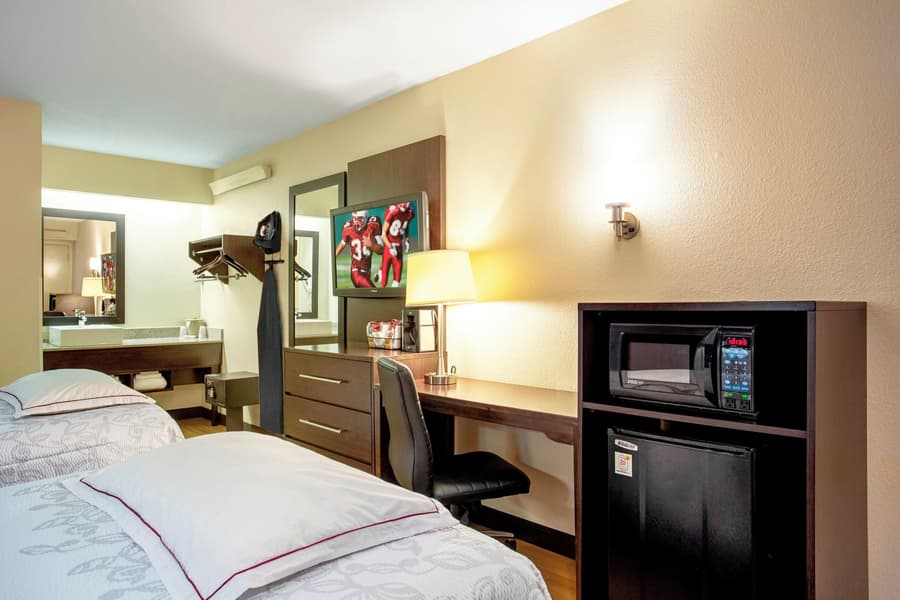 Red Roof Inn PLUS+ Secaucus - Meadowlands - NYC