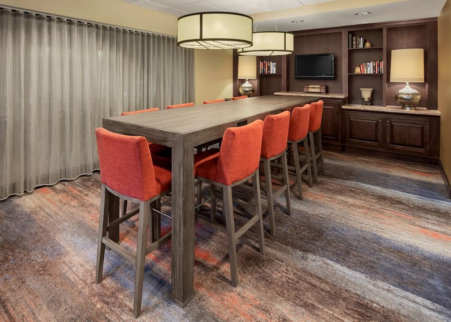 Hampton Inn & Suites Alexandria Old Town Area South
