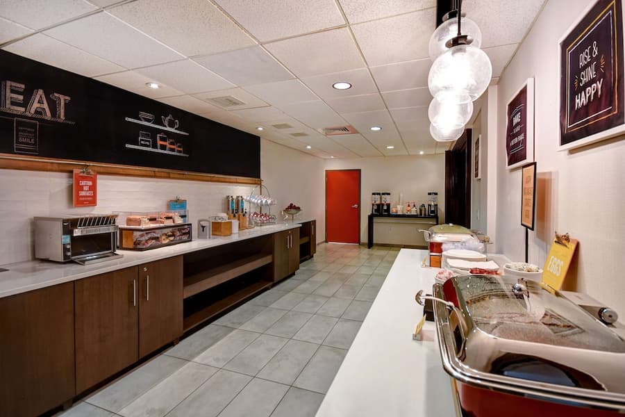 Hampton Inn & Suites Alexandria Old Town Area South