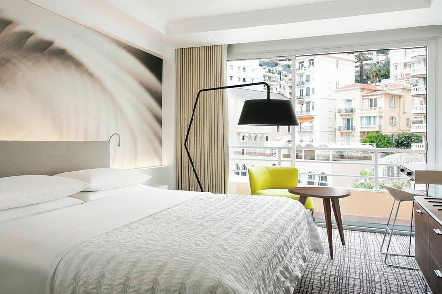 Le Meridien Beach Plaza