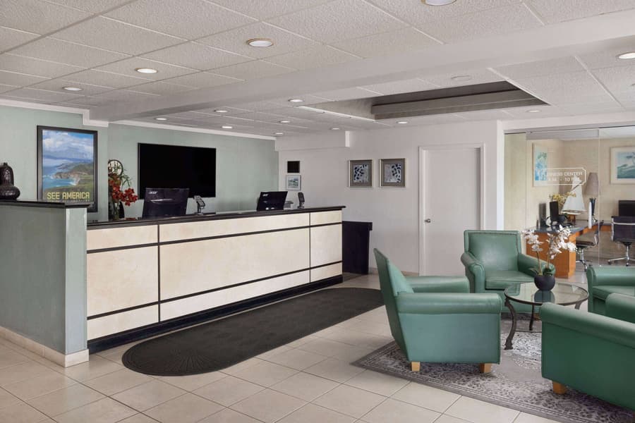 Travelodge by Wyndham Monterey Bay