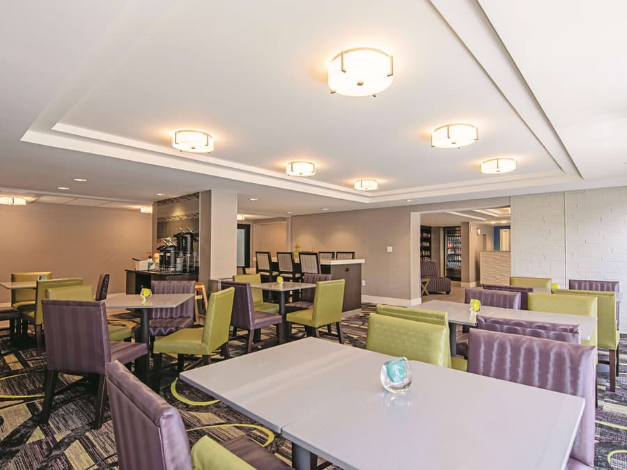 La Quinta Inn & Suites by Wyndham Portland DT/Maine Med