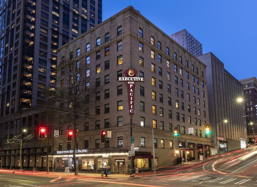 Executive Hotel Pacific