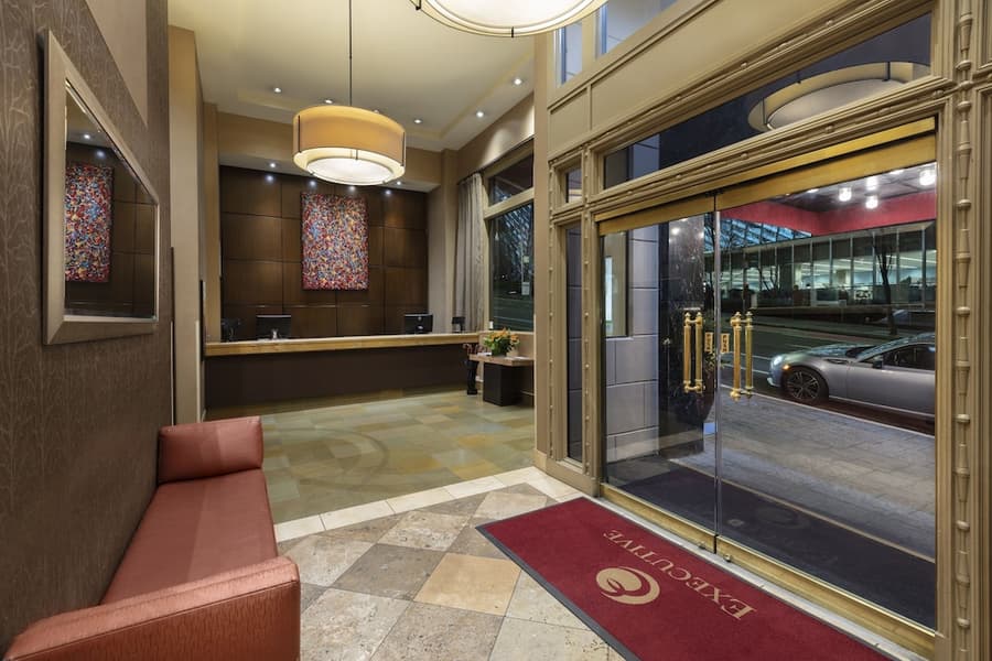 Executive Hotel Pacific