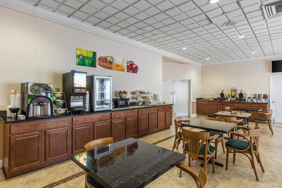 Quality Inn Savannah Midtown