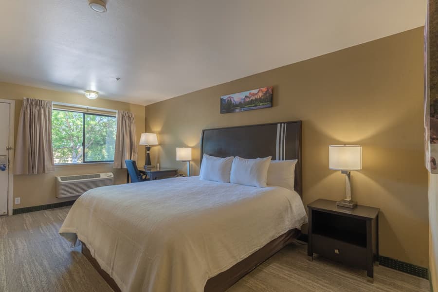 The Oakhurst Inn at Yosemite