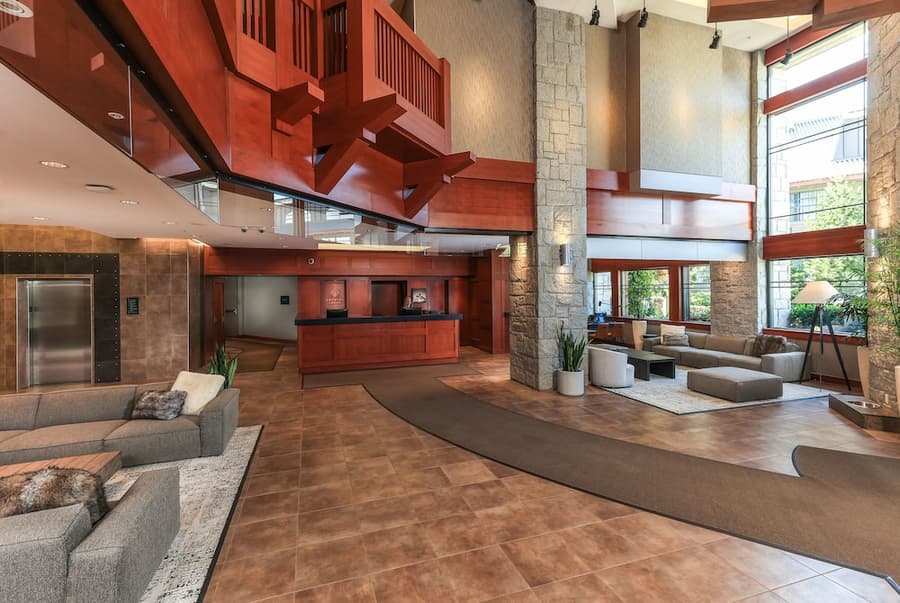 Crystal Lodge