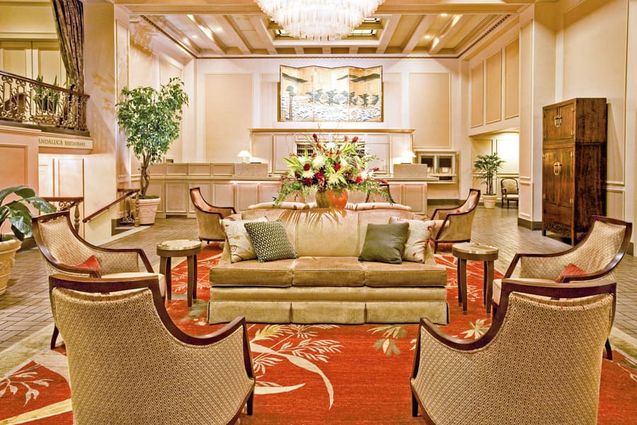 Mayflower Park Hotel