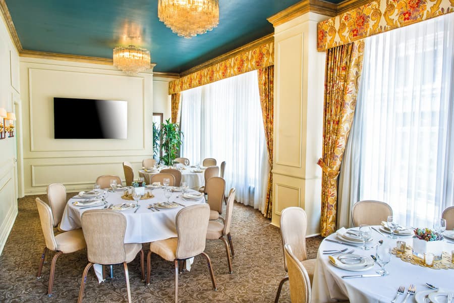 Mayflower Park Hotel