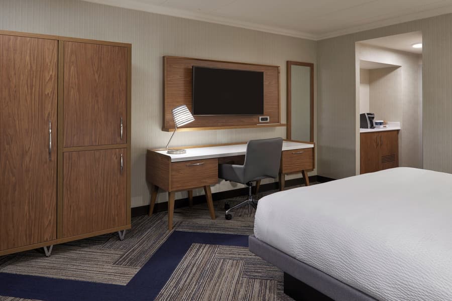 Four Points by Sheraton Windsor Downtown