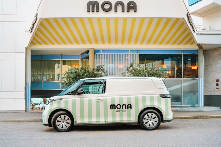 Mona Montreux
