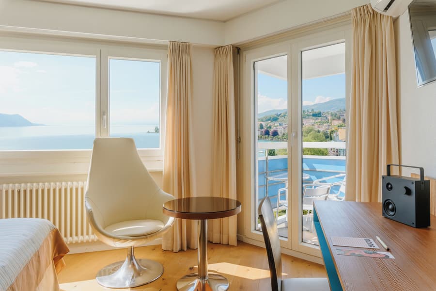 Mona Montreux