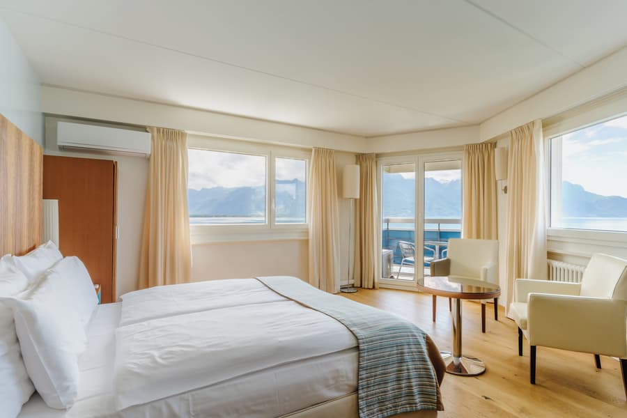 Mona Montreux