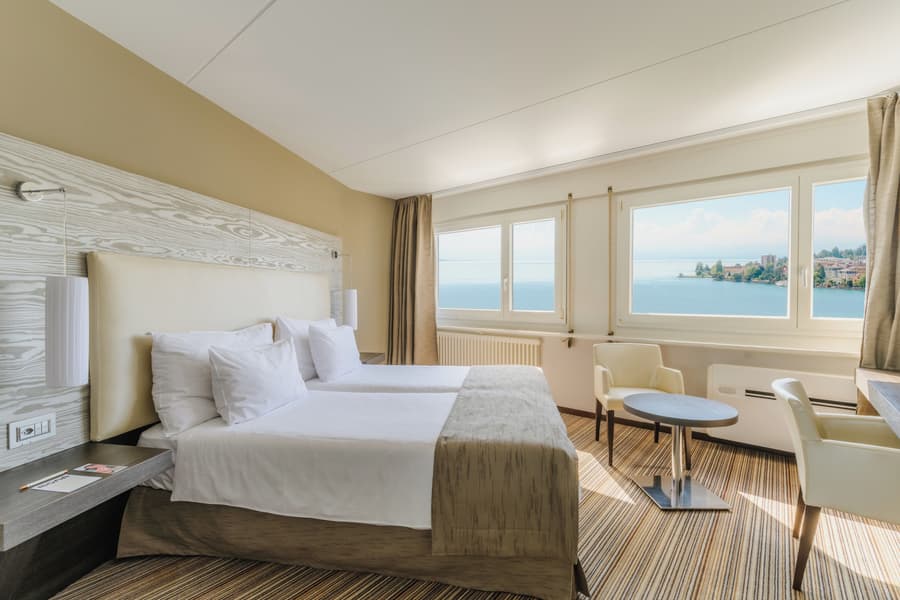 Mona Montreux