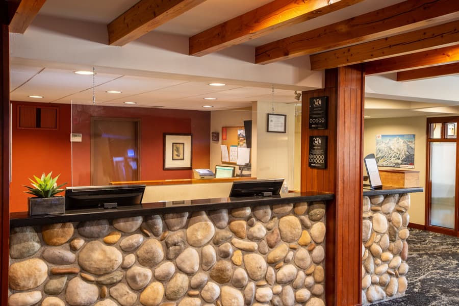 Lobstick Lodge