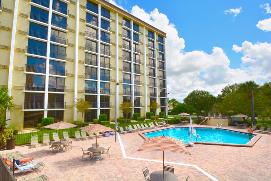 Rosen Inn, closest to Universal