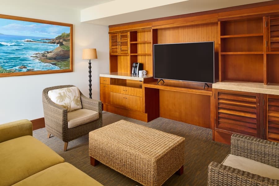 Royal Lahaina Resort & Bungalows