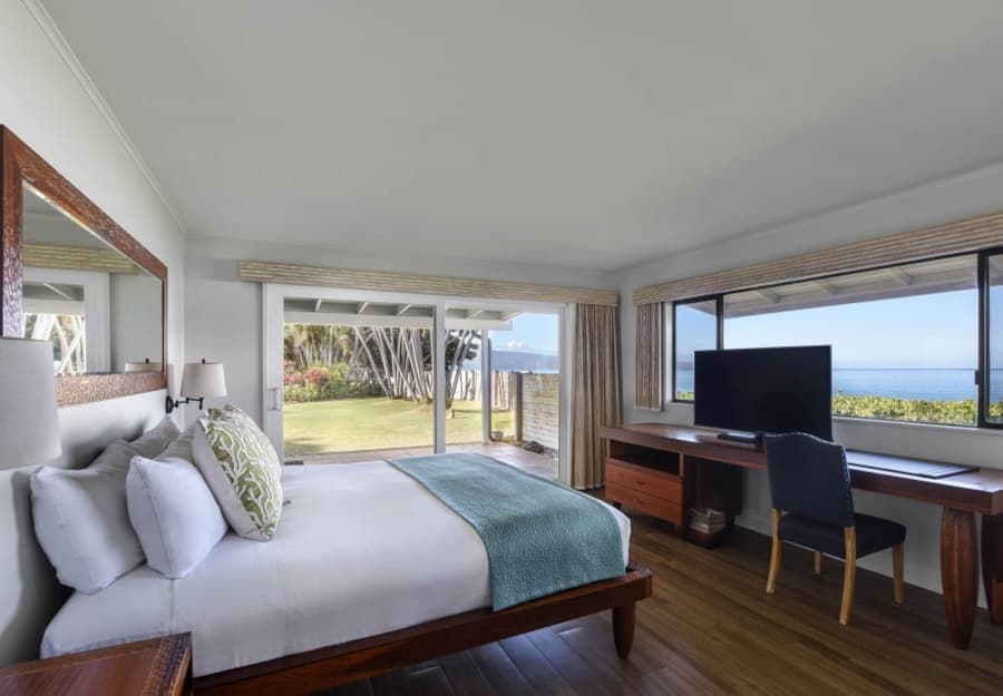 Royal Lahaina Resort & Bungalows