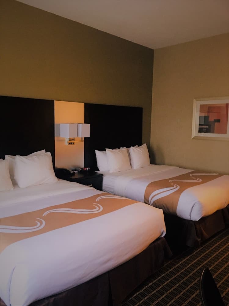 Quality Inn & Suites Downtown Windsor