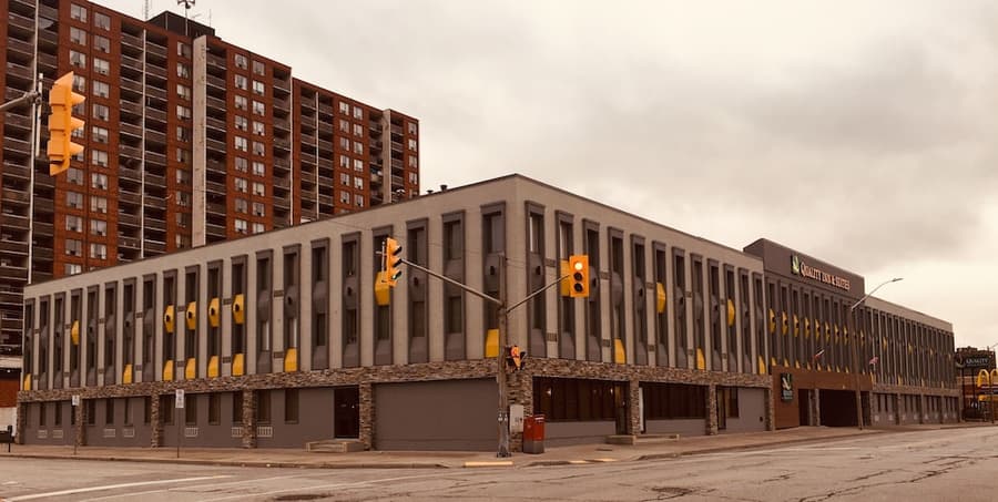Quality Inn & Suites Downtown Windsor