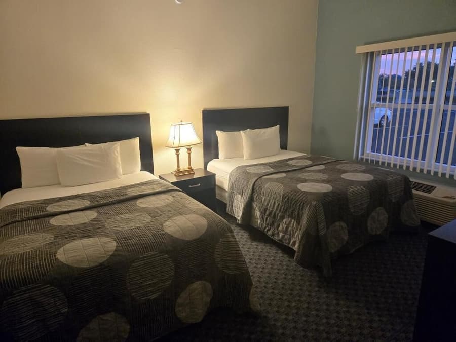 Allure Suites