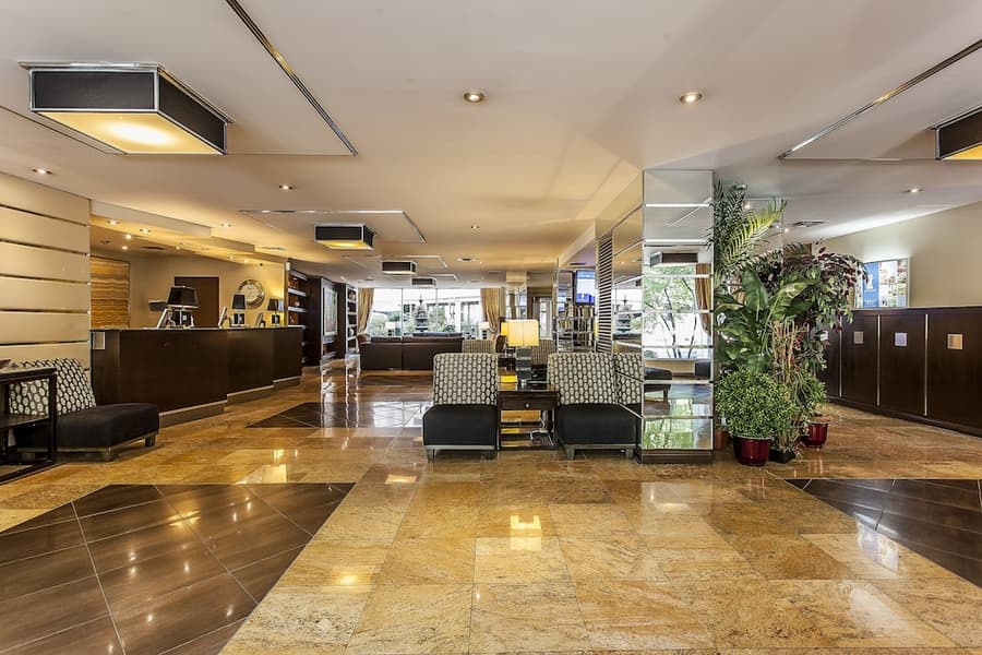 Le Nouvel Hotel