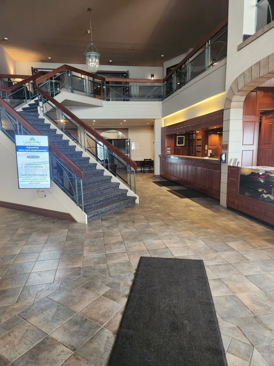 La Saguenéenne - Hôtel et Centre de Congrès